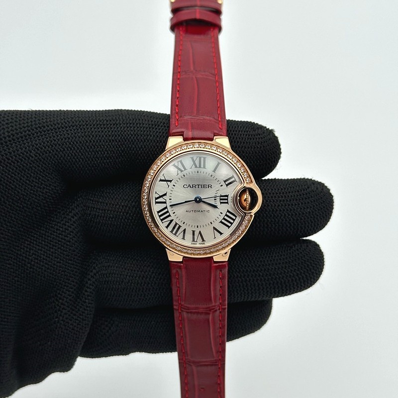 AF공장 까르띠에 발롱블루 33mm 로즈골드금통 다이아케이스 실버다이얼 레드가죽스트랩 Ballon Bleu 33mm RG AF 1:1 Best Edition Silver Dial Diamonds Bezel on Red Leather Strap SEIKO NH05A